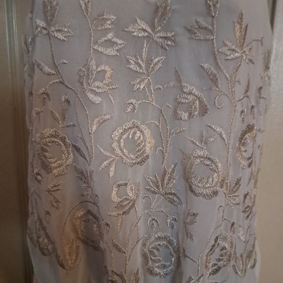 White house black market Beautiful embroidered tank top size XXS - Picture 4 of 5